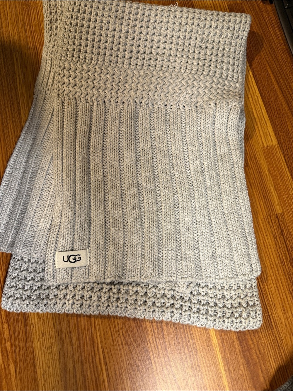 UGG Light Gray Knit Scarf